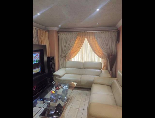 3 BEDROOM HOUSE FOR SALE IN NATURENA